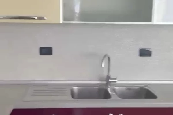 Shtepi me qera Apartament ne Tirane, 3+1, Mobilimi E mobiluar, Pagesa 1,200  Euro.