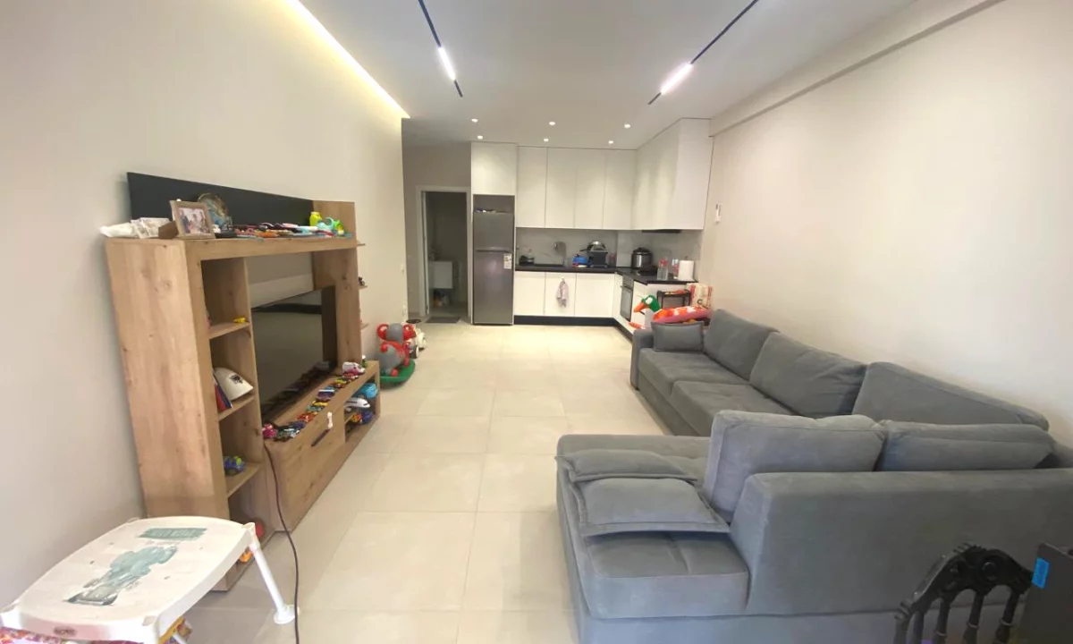 Shtepi me qera Apartament ne Tirane, 1+1, Mobilimi E mobiluar, Pagesa 55,000  Leke.