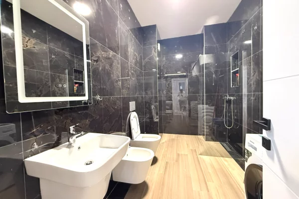 Shtepi me qera Apartament ne Tirane, 2+1, Mobilimi E mobiluar, Pagesa 900  Euro.