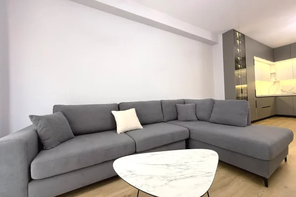 Shtepi me qera Apartament ne Tirane, 2+1, Mobilimi E mobiluar, Pagesa 900  Euro.