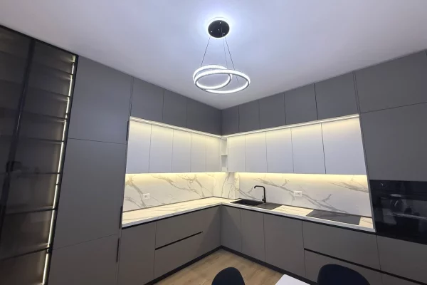 Shtepi me qera Apartament ne Tirane, 2+1, Mobilimi E mobiluar, Pagesa 900  Euro.