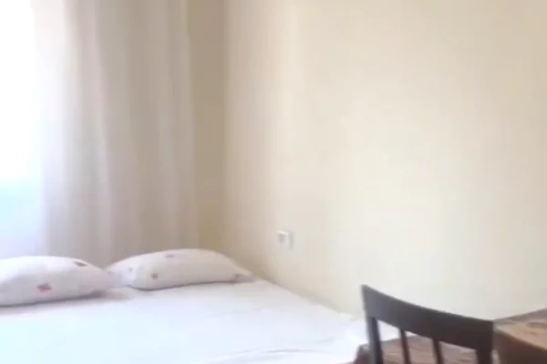 Shtepi me qera Apartament ne Tirane, Garsoniere, Mobilimi E mobiluar, Pagesa 40,000  Leke.