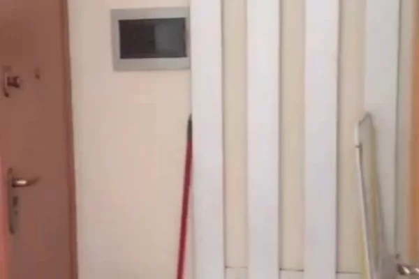 Shtepi me qera Apartament ne Tirane, Garsoniere, Mobilimi E mobiluar, Pagesa 40,000  Leke.