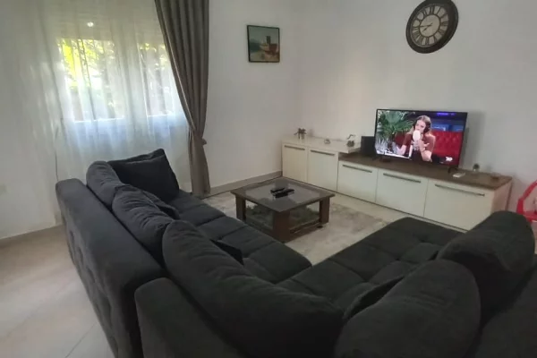 Shtepi me qera 2+1 ne Tirane - 480 Euro