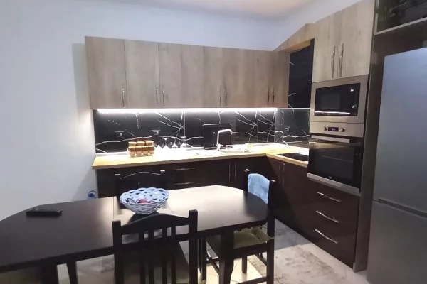 Shtepi me qera Apartament ne Tirane, 2+1, Mobilimi E mobiluar, Pagesa 480  Euro.