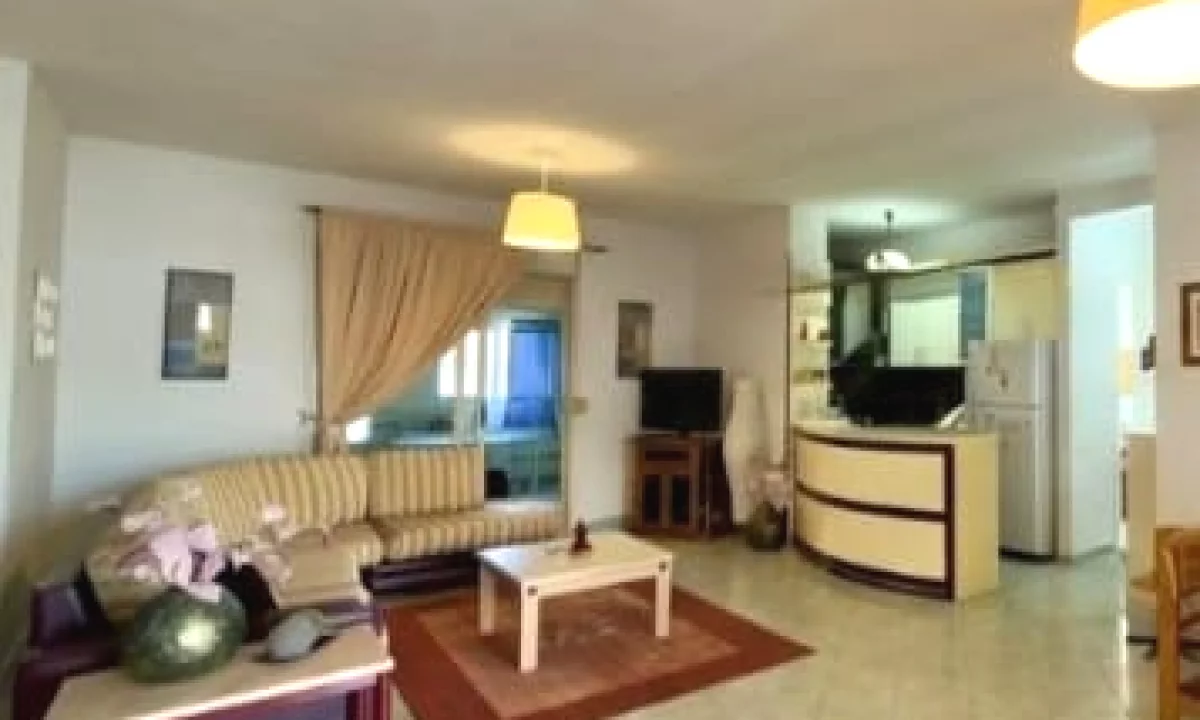 Shtepi ne shitje Apartament ne Tirane, 2+1, Mobilimi E mobiluar, Pagesa 250,000  Euro.