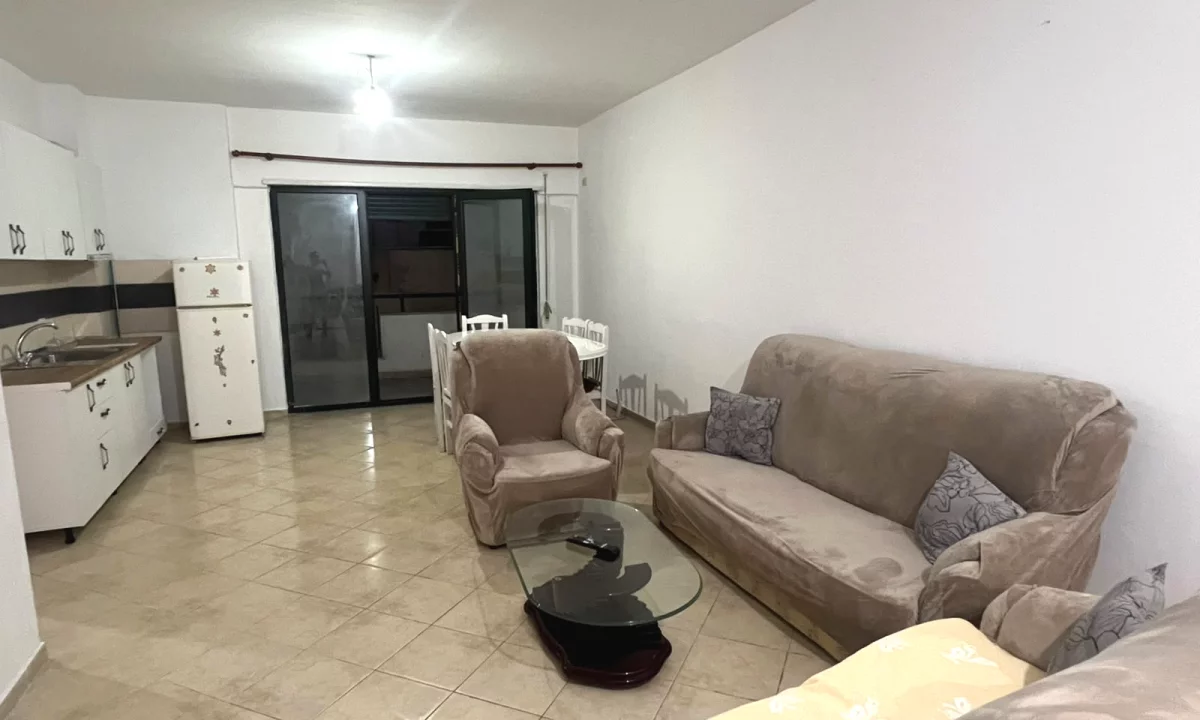 Shtepi me qera Apartament ne Tirane, 3+1, Mobilimi E mobiluar, Pagesa 60,000  Leke.