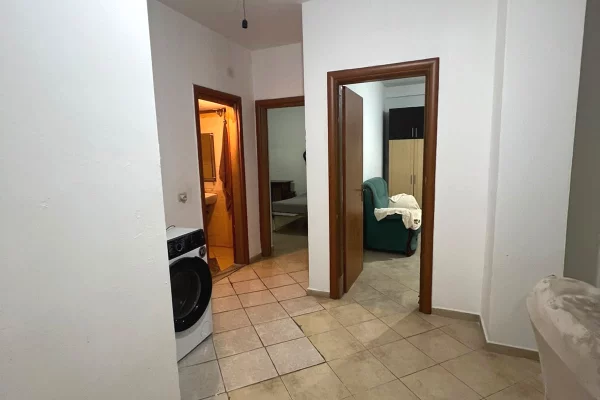 Shtepi me qera Apartament ne Tirane, 3+1, Mobilimi E mobiluar, Pagesa 60,000  Leke.