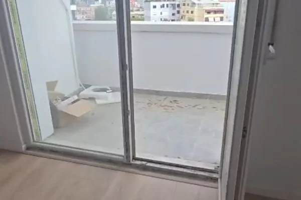 Shtepi ne shitje Apartament ne Tirane, 2+1, Mobilimi E mobiluar, Pagesa 229,000  Euro.