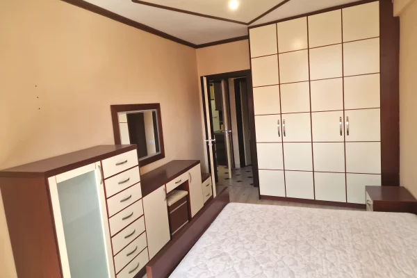 Shtepi ne shitje Apartament ne Tirane, 2+1, Mobilimi E mobiluar, Pagesa 178,000  Euro.