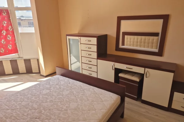 Shtepi ne shitje Apartament ne Tirane, 2+1, Mobilimi E mobiluar, Pagesa 178,000  Euro.