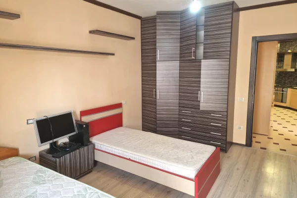 Shtepi ne shitje Apartament ne Tirane, 2+1, Mobilimi E mobiluar, Pagesa 178,000  Euro.