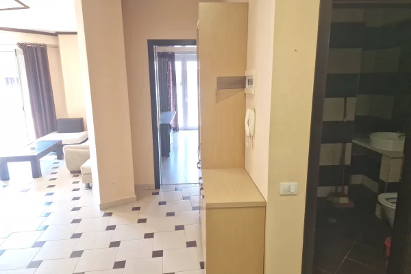 Shtepi ne shitje Apartament ne Tirane, 2+1, Mobilimi E mobiluar, Pagesa 178,000  Euro.