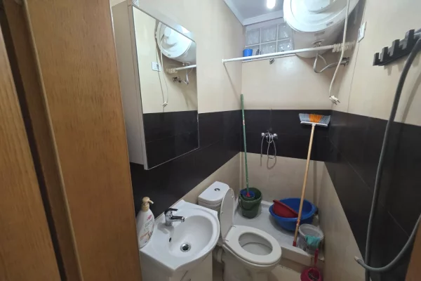 Shtepi me qera Apartament ne Tirane, Garsoniere, Mobilimi E mobiluar, Pagesa 40,000  Leke.