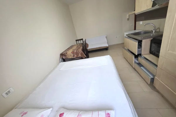 Shtepi me qera Apartament ne Tirane, Garsoniere, Mobilimi E mobiluar, Pagesa 40,000  Leke.