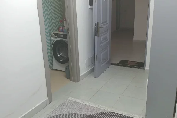 Shtepi me qera Apartament ne Tirane, 3+1, Mobilimi E mobiluar, Pagesa 50,000  Leke.