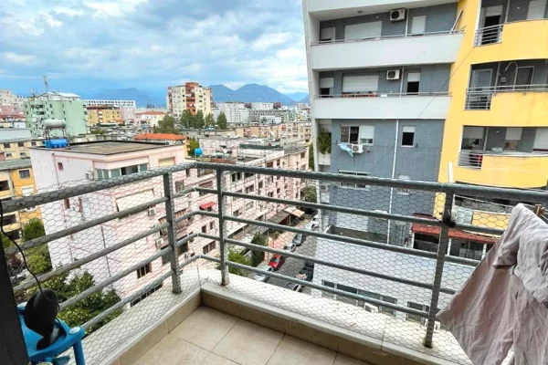 Shtepi me qera Apartament ne Tirane, 2+1, Mobilimi E mobiluar, Pagesa 70,000  Leke.