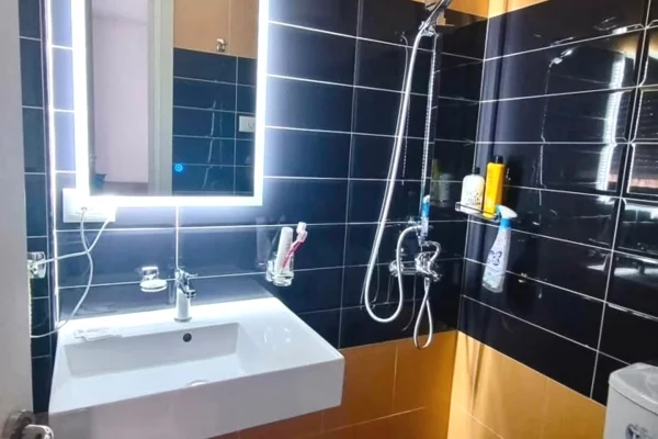 Shtepi ne shitje Apartament ne Vlore, Garsoniere, Mobilimi E mobiluar, Pagesa 140,000  Euro.