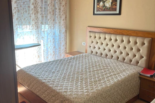 Shtepi me qera Apartament ne Tirane, 2+1, Mobilimi E mobiluar, Pagesa 55,000  Leke.