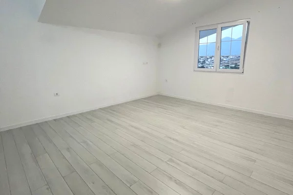 Shtepi me qera Shtepi Private ne Tirane, 6+1, Mobilimi Bosh, pa mobiluar, Pagesa 250,000  Leke.