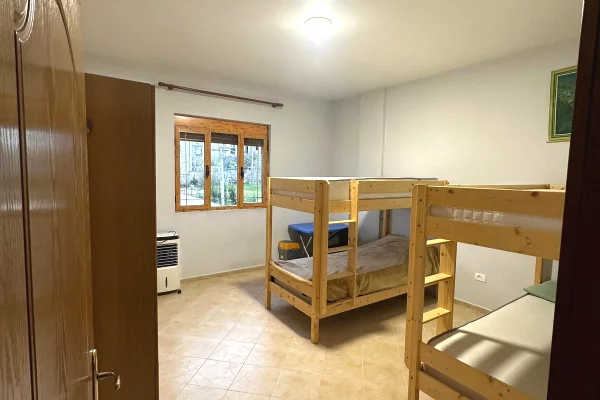 Shtepi me qera Shtepi Private ne Tirane, 6+1, Mobilimi Bosh, pa mobiluar, Pagesa 250,000  Leke.