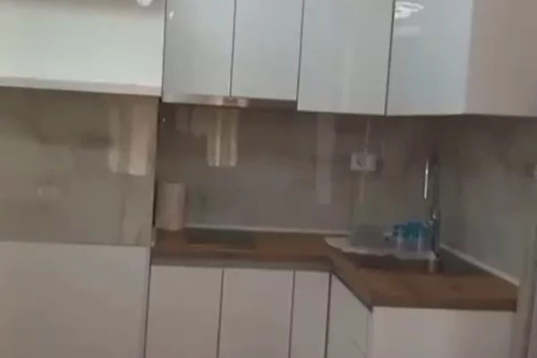 Shtepi me qera Apartament ne Tirane, 1+1, Mobilimi E mobiluar, Pagesa 450  Euro.