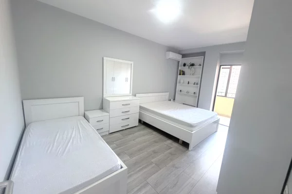 Shtepi ne shitje Apartament ne Tirane, 2+1, Mobilimi E mobiluar, Pagesa 250,000  Euro.
