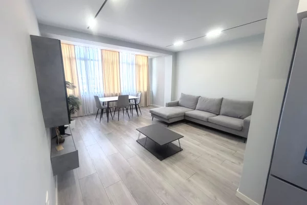Shtepi ne shitje Apartament ne Tirane, 2+1, Mobilimi E mobiluar, Pagesa 250,000  Euro.
