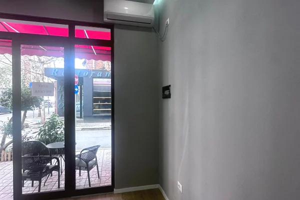 Ambient biznesi me qera 3+1 ne Tirane - 35,000 Leke