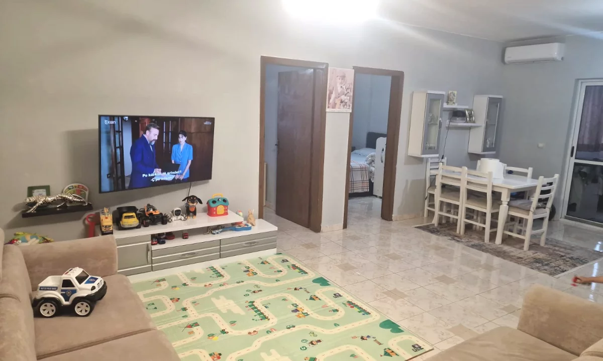 Shtepi ne shitje Apartament ne Tirane, 2+1, Mobilimi E mobiluar, Pagesa 160,000  Euro.