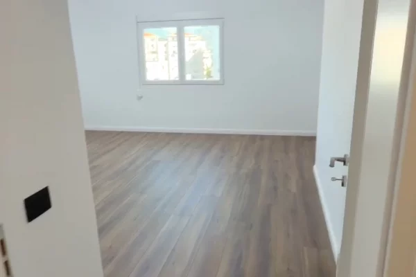 Shtepi ne shitje 2+1 ne Tirane - 18,000,000 Leke