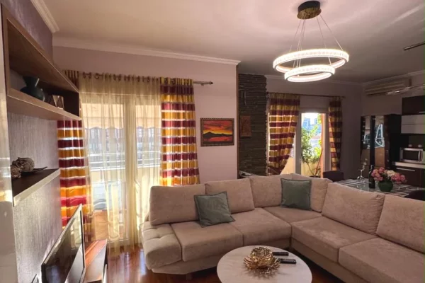 Shtepi me qera Apartament ne Tirane, 2+1, Mobilimi E mobiluar, Pagesa 1,500  Euro.