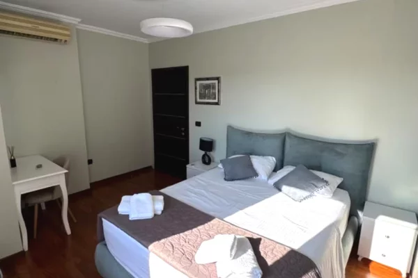 Shtepi me qera Apartament ne Tirane, 2+1, Mobilimi E mobiluar, Pagesa 1,500  Euro.