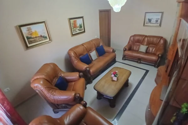 Shtepi me qera Apartament ne Tirane, 1+1, Mobilimi E mobiluar, Pagesa 75,000  Leke.