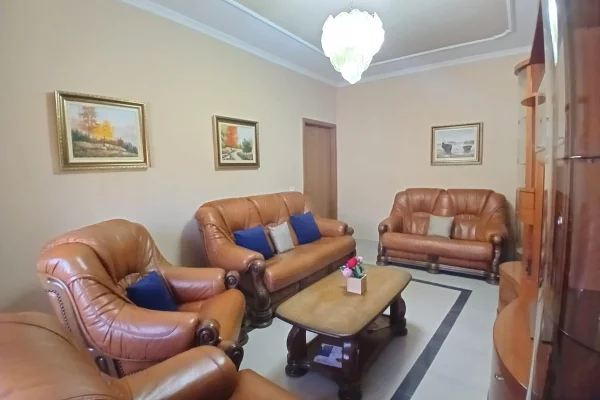 Shtepi me qera 1+1 ne Tirane - 75,000 Leke