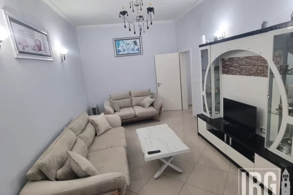 Shtepi me qera 2+1 ne Tirane - 800 Euro