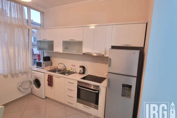 Shtepi me qera Apartament ne Tirane, 2+1, Mobilimi E mobiluar, Pagesa 800  Euro.