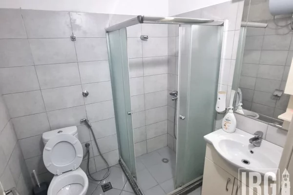 Shtepi me qera Apartament ne Tirane, 2+1, Mobilimi E mobiluar, Pagesa 800  Euro.
