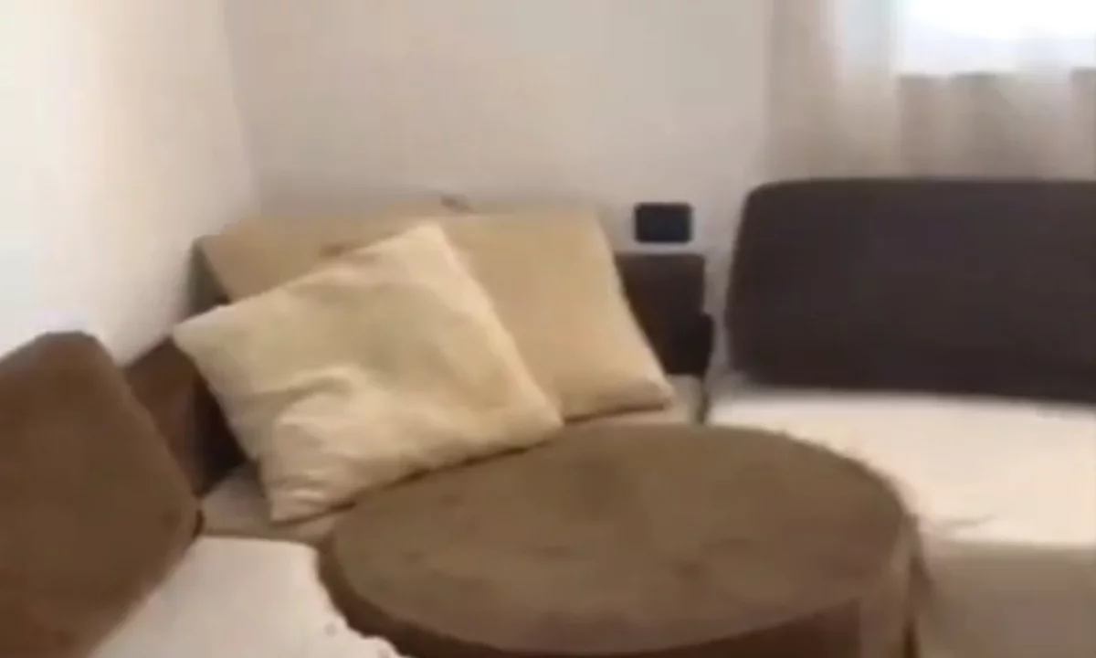 Shtepi ne shitje Apartament ne Tirane, 2+1, Mobilimi E mobiluar, Pagesa 175,000  Euro.
