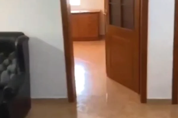 Shtepi ne shitje Apartament ne Tirane, 2+1, Mobilimi E mobiluar, Pagesa 175,000  Euro.