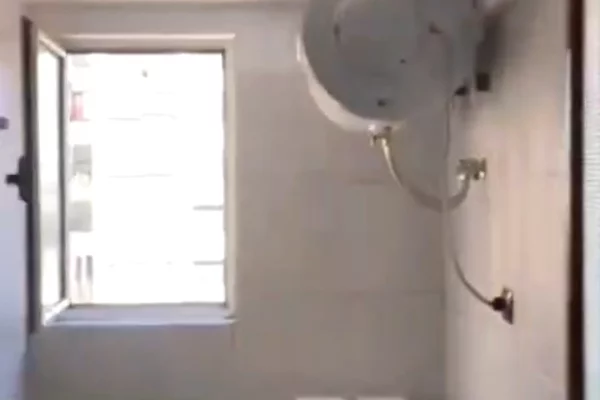 Shtepi ne shitje Apartament ne Tirane, 2+1, Mobilimi E mobiluar, Pagesa 175,000  Euro.