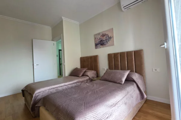 Shtepi me qera Apartament ne Tirane, 2+1, Mobilimi E mobiluar, Pagesa 900  Euro.