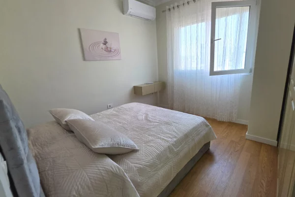 Shtepi me qera 2+1 ne Tirane - 900 Euro