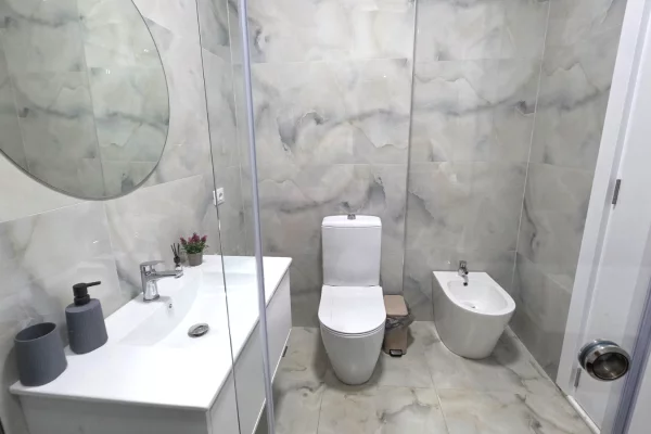 Shtepi me qera Apartament ne Tirane, 2+1, Mobilimi E mobiluar, Pagesa 900  Euro.