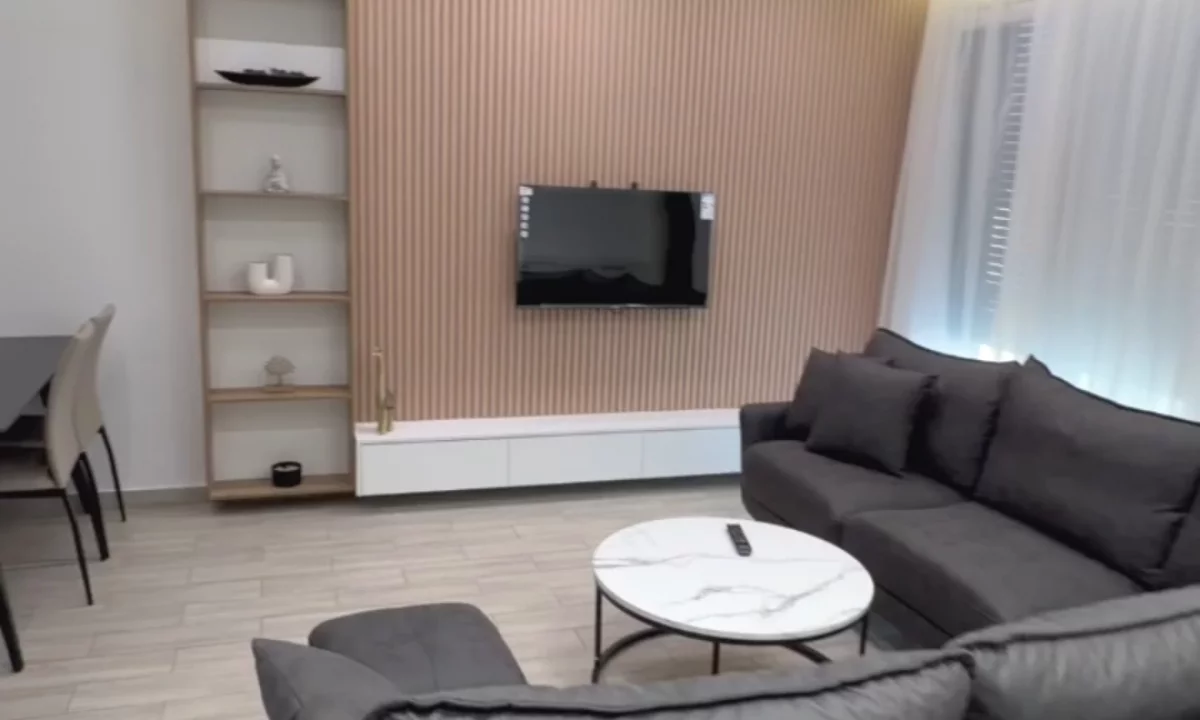 Shtepi me qera Apartament ne Tirane, 1+1, Mobilimi E mobiluar, Pagesa 80,000  Leke.