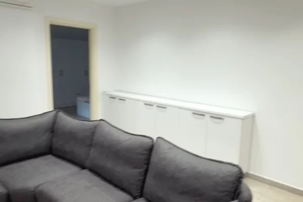 Shtepi me qera Apartament ne Tirane, 1+1, Mobilimi E mobiluar, Pagesa 80,000  Leke.
