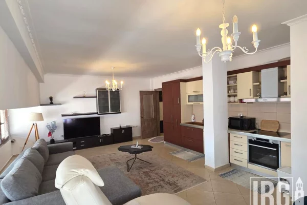 Shtepi me qera 2+1 ne Tirane - 950 Euro