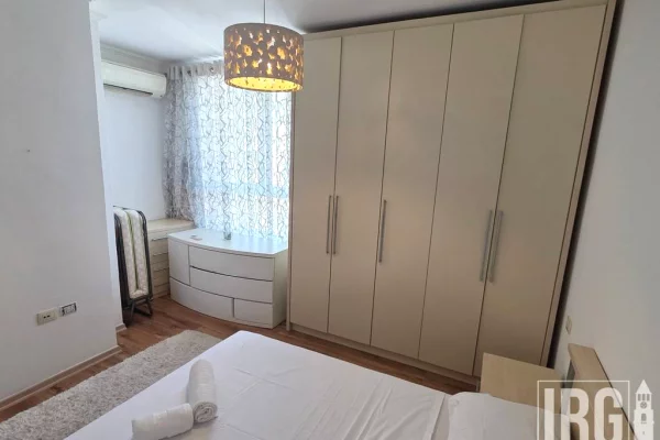 Shtepi me qera Apartament ne Tirane, 2+1, Mobilimi E mobiluar, Pagesa 950  Euro.