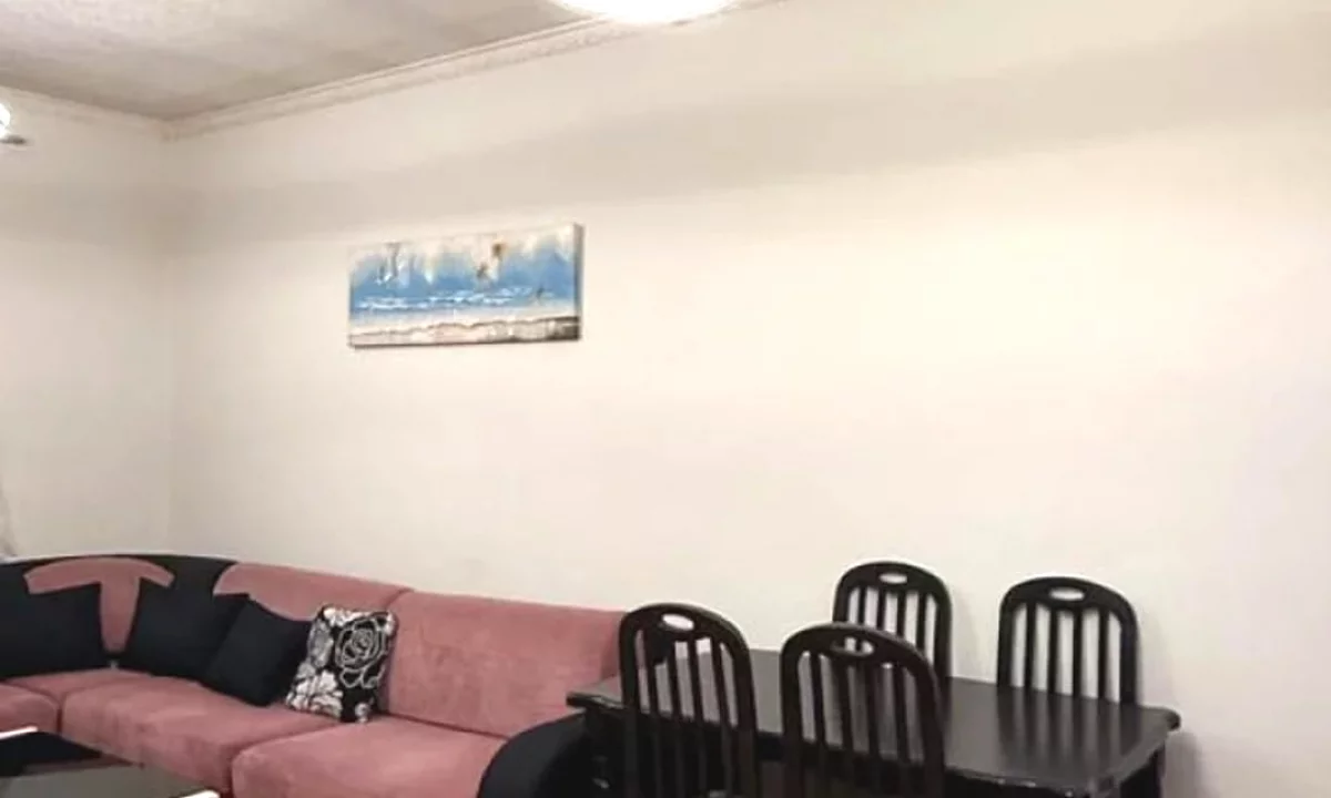 Shtepi ne shitje Apartament ne Tirane, 1+1, Mobilimi E mobiluar, Pagesa 135,000  Euro.