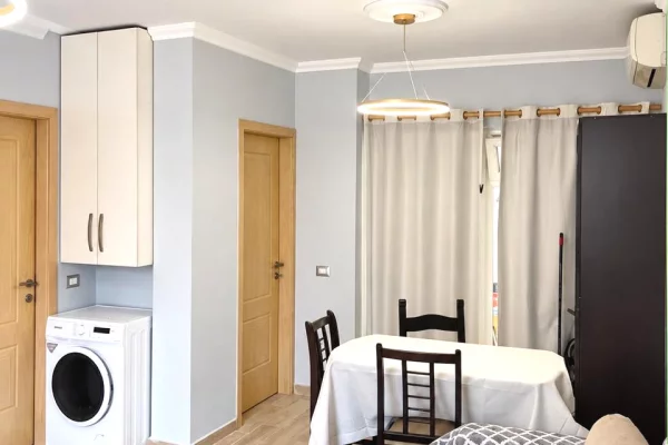 Shtepi me qera Apartament ne Tirane, 2+1, Mobilimi E mobiluar, Pagesa 60,000  Leke.